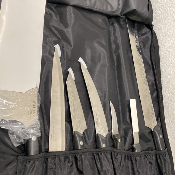 NWOT KAI PROfessional Chef 7-piece Cutlery set with 8 Pocket Roll - Picture 3 of 14